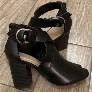 APT 9 | CHUNKY HEEL SHOE | SZ 7